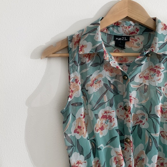 Rue21 Floral Asymmetrical Hem Floral Dress - Picture 5 of 7